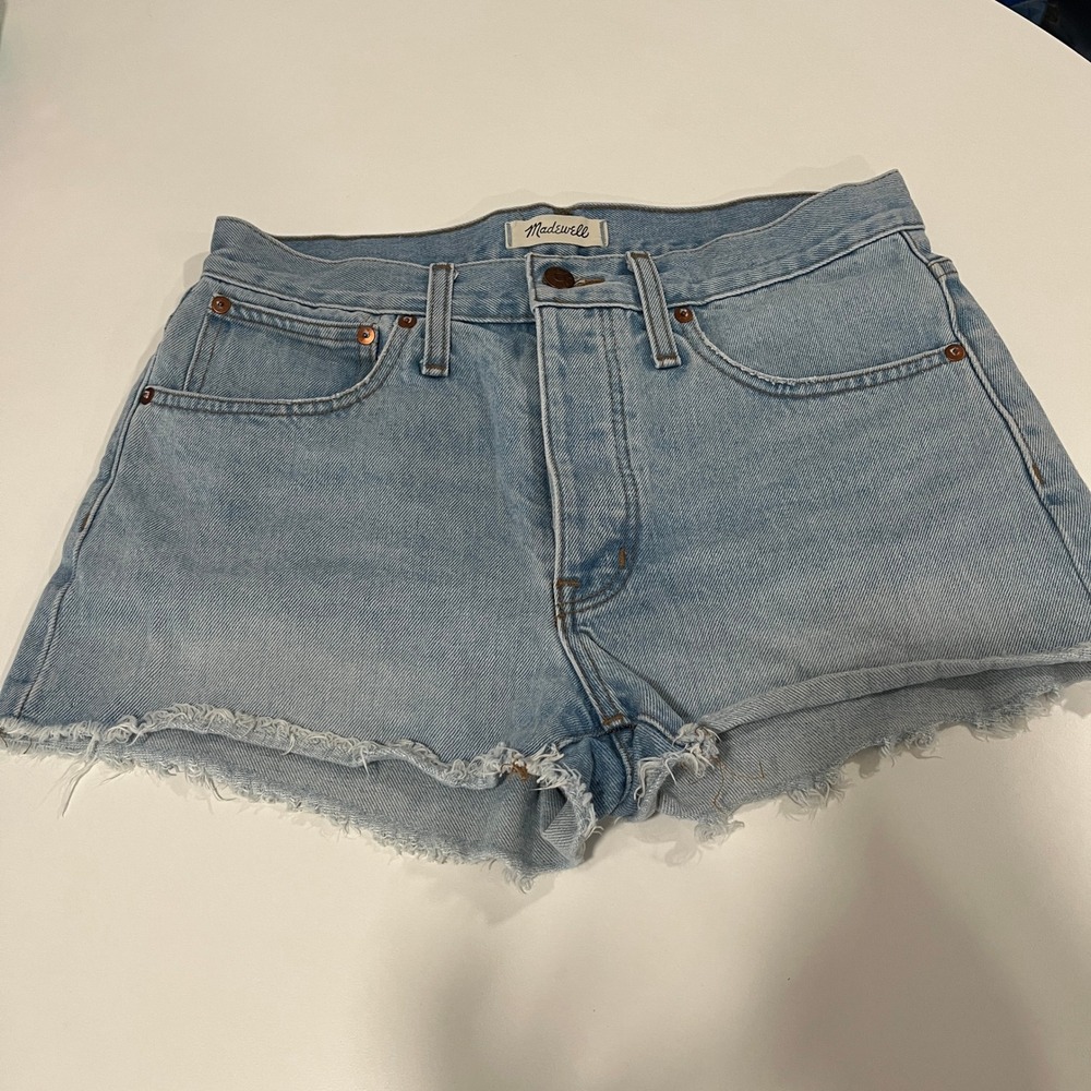 Madewell Relaxed Denim Shorts Women's Size 27 Light Wash‎ Frayed Hem Casual